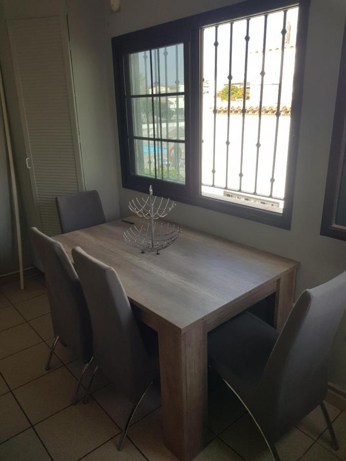 ארונה Apartamento Junto A La Piscina מראה חיצוני תמונה